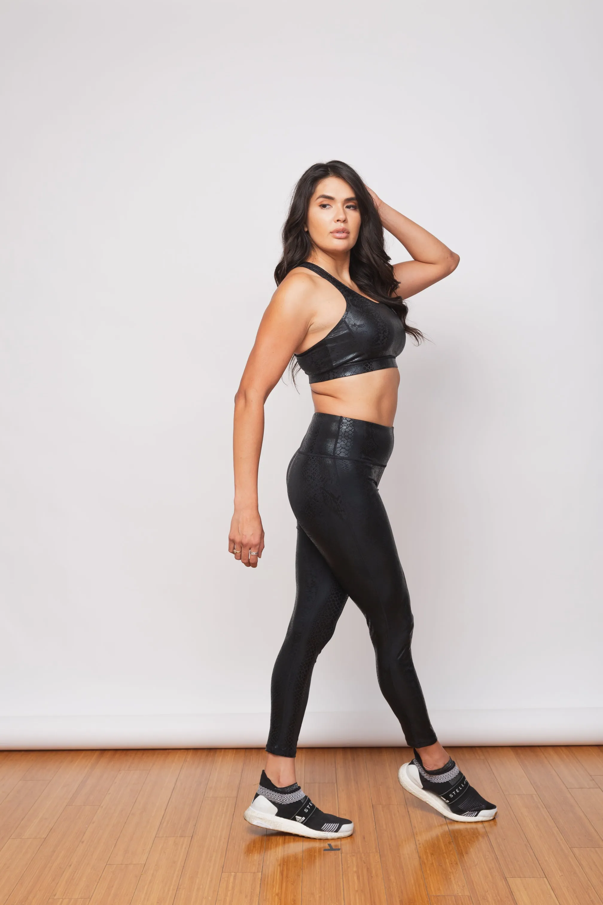 CHLOE - SPORTS BRA