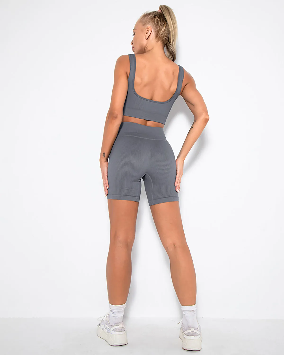 Nieve Ribbed Seamless Shorts - Grey